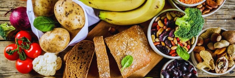 Alimentos compuestos, principalmente, de hidratos de carbono.